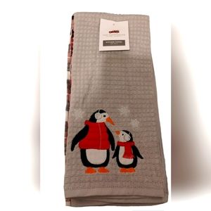 NWT 2 Winter Kitchen Towels